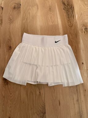 Nike White Pleated Tennis Skort - Small